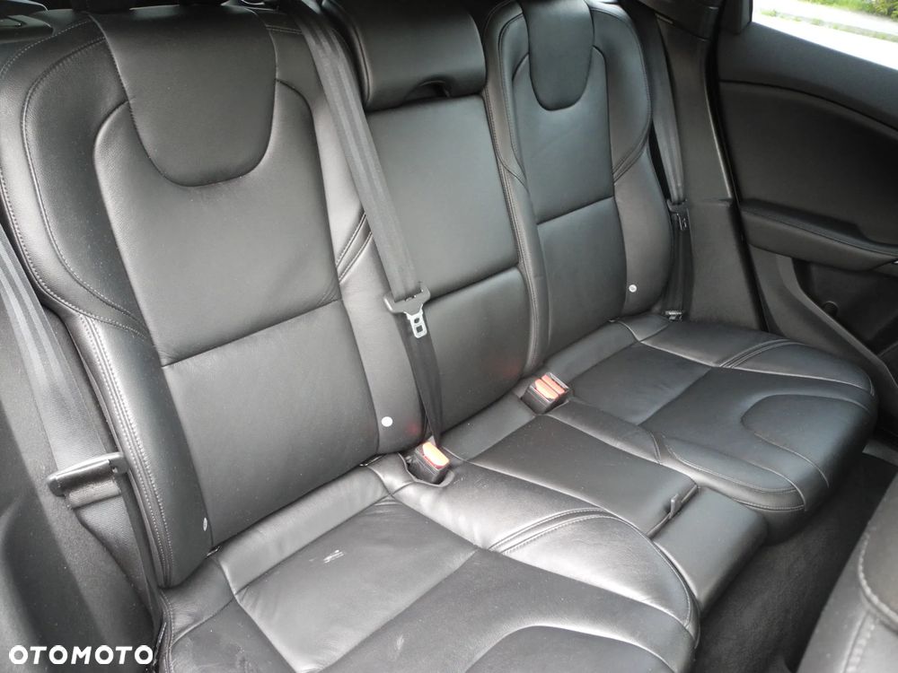 Volvo V40 D4 Geartronic Momentum - 19
