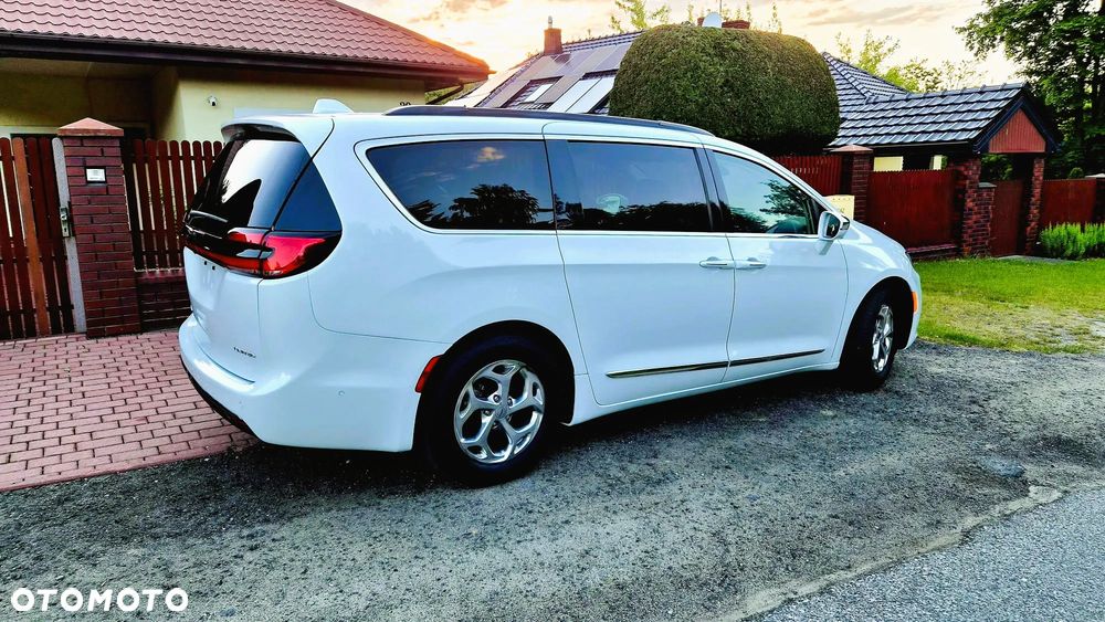 Chrysler Pacifica - 6