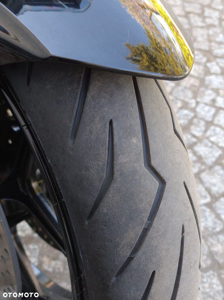 Kawasaki H2 - 40