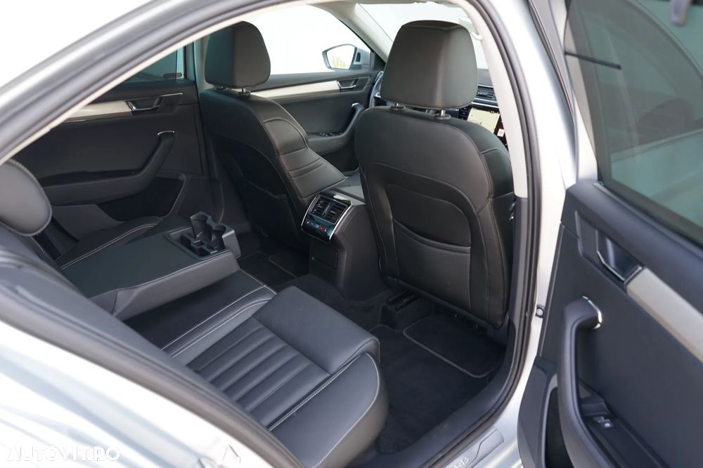 Skoda Superb 2.0 TDI DSG 4X4 Laurin & Klement - 37