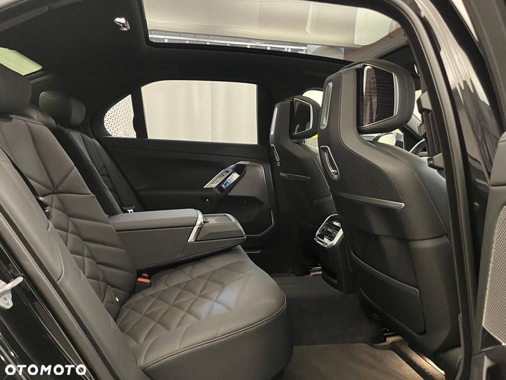 BMW Seria 7 - 36