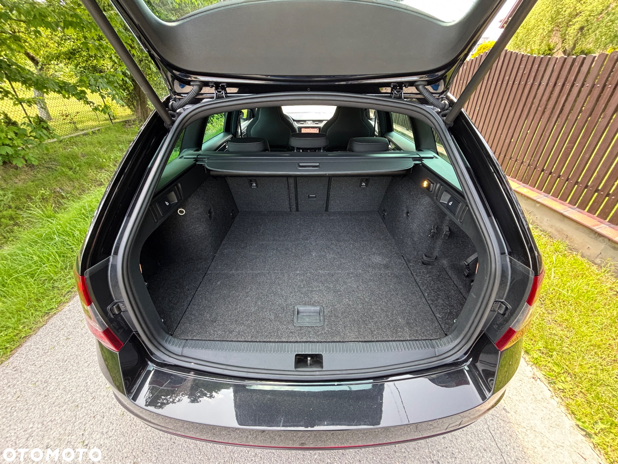 Skoda Octavia Combi 2.0 TDI RS - 20