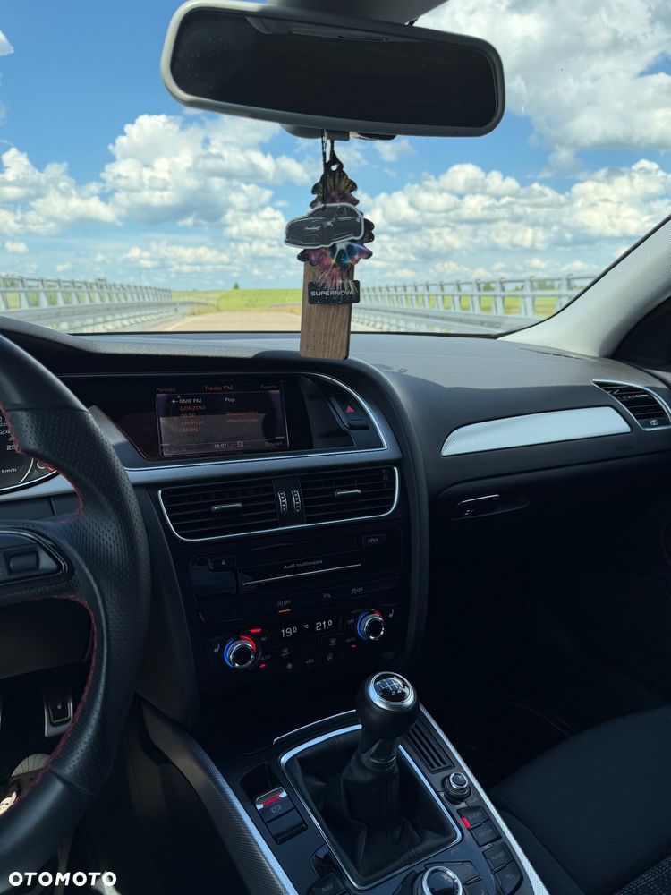 Audi A4 Avant 2.0 TDI - 15