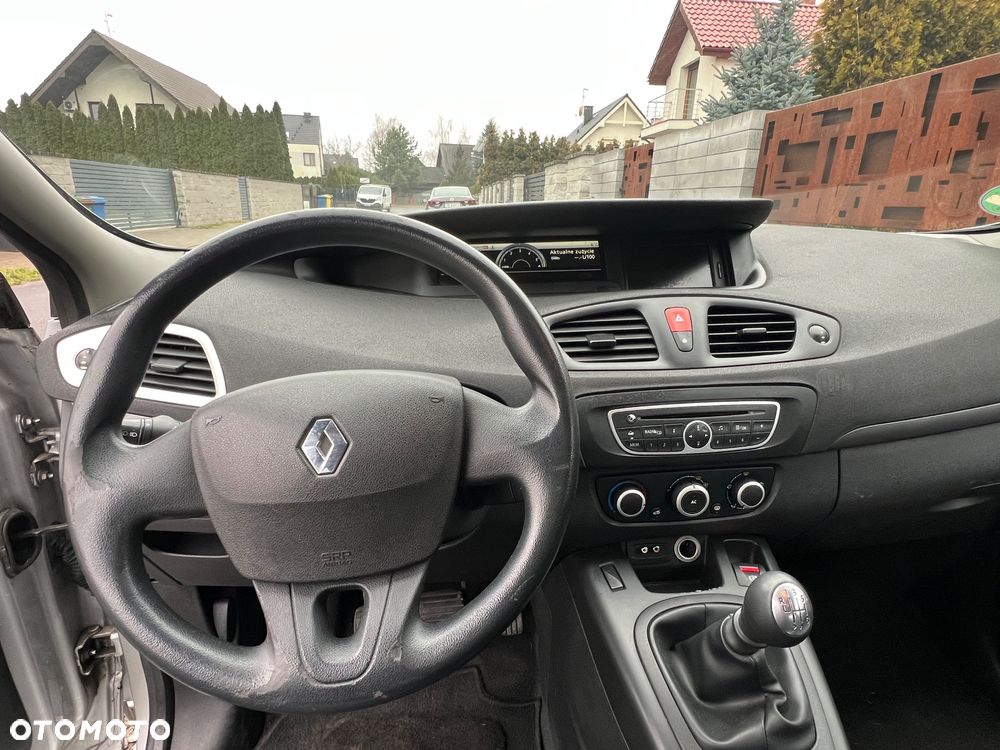 Renault Scenic 1.5 dCi Authentique - 11