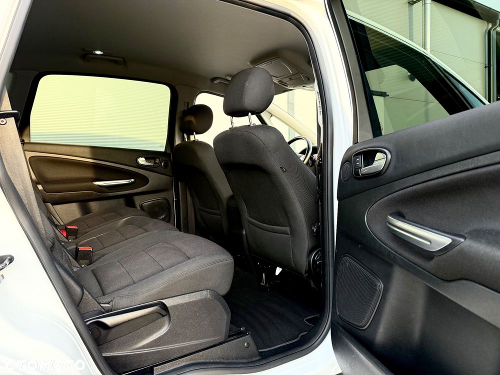 Ford S-Max - 29