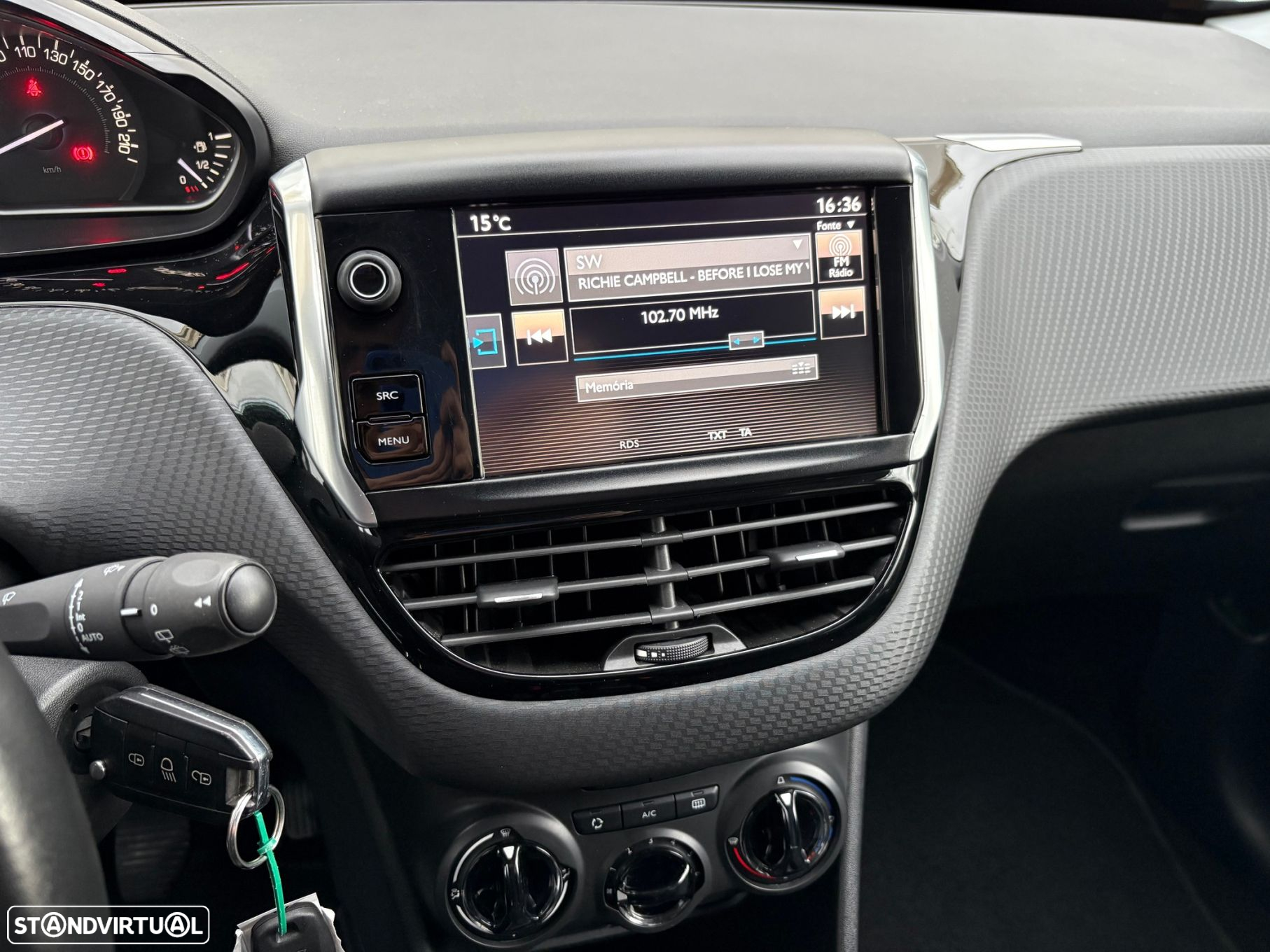 Peugeot 2008 1.2 PureTech Style - 7