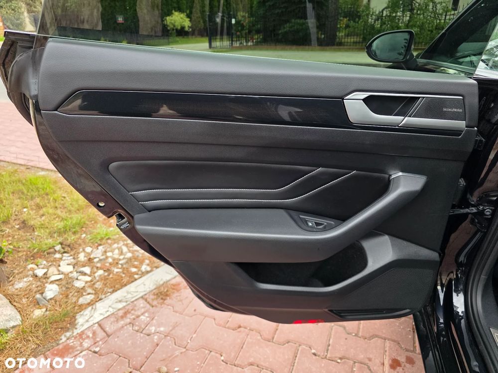 Volkswagen Arteon 2.0 TDI R-Line DSG - 32