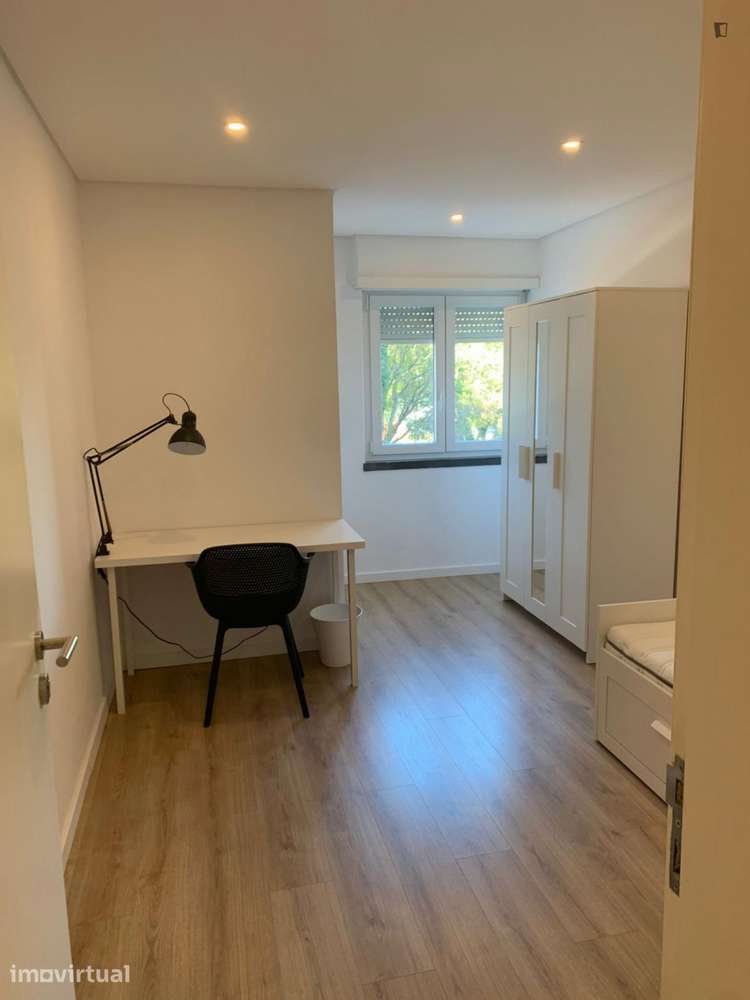 Quarto - localizado em Oeiras Lisbon - Grande imagem: 2/10