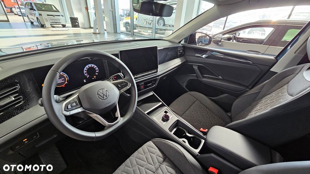Volkswagen Tiguan - 12