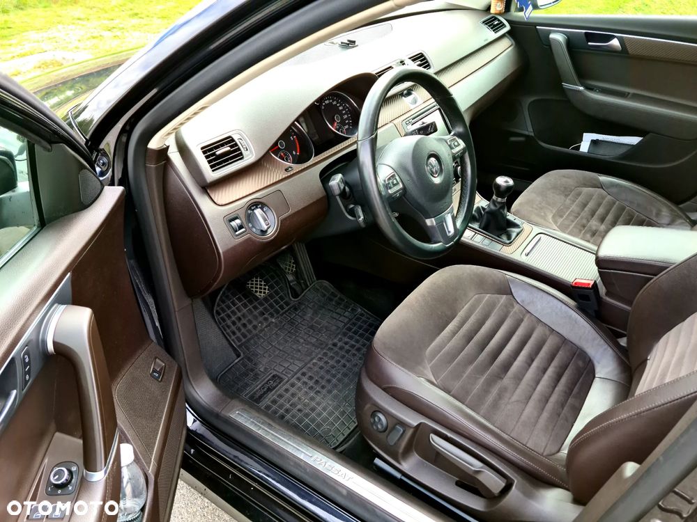 Volkswagen Passat 2.0 TDI Comfortline - 9