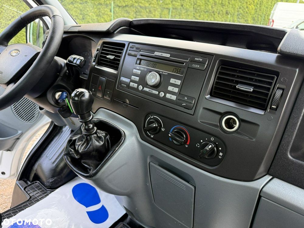 Ford Transit - 13
