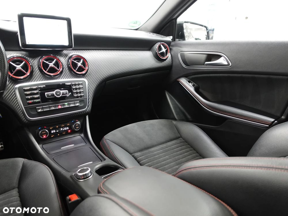 Mercedes-Benz Klasa A 250 (BlueEFFICIENCY) 7G-DCT AMG Sport - 38