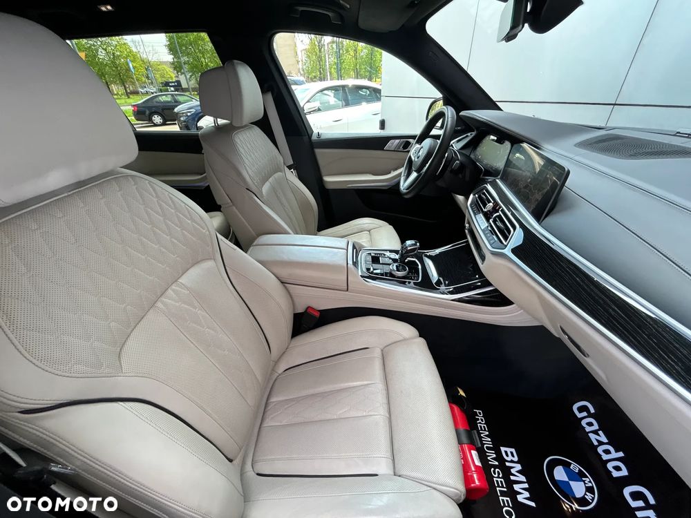 BMW X7 M50d sport - 25