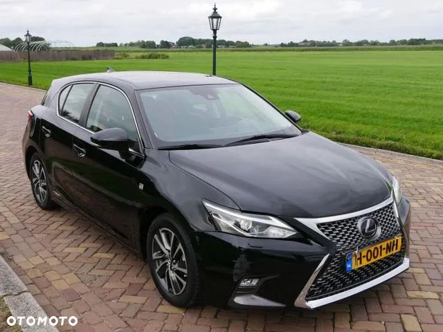 Lexus CT 200h Limited Edition - 1