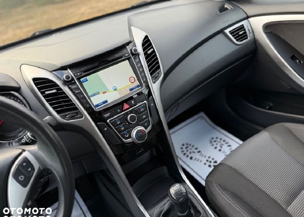 Hyundai i30 1.6 Comfort - 3