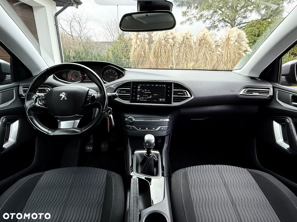 Peugeot 308 125 THP Active - 19