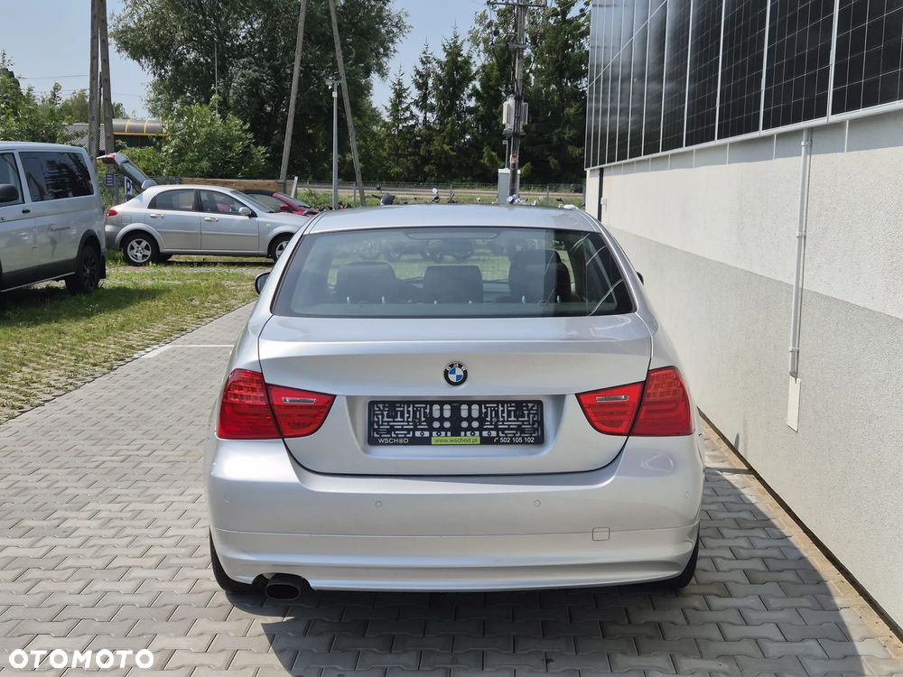BMW Seria 3 318i Edition Exclusive - 6