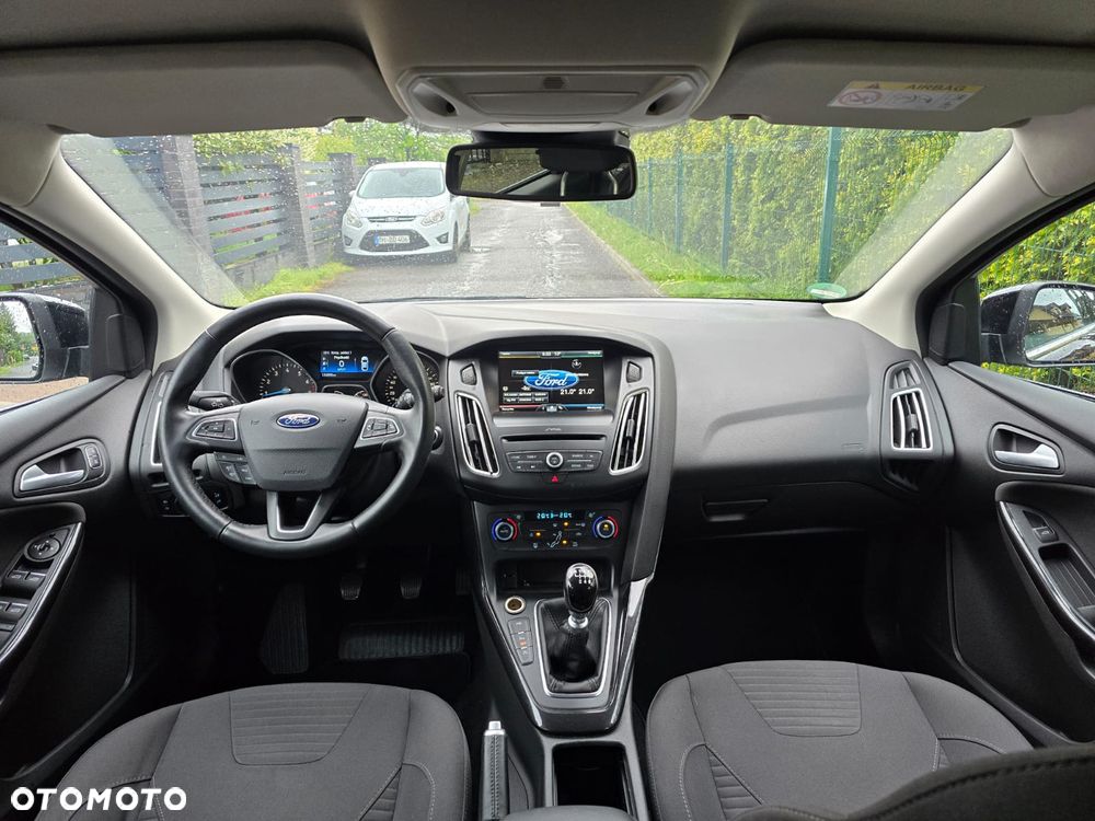 Ford Focus 1.0 EcoBoost Titanium - 26