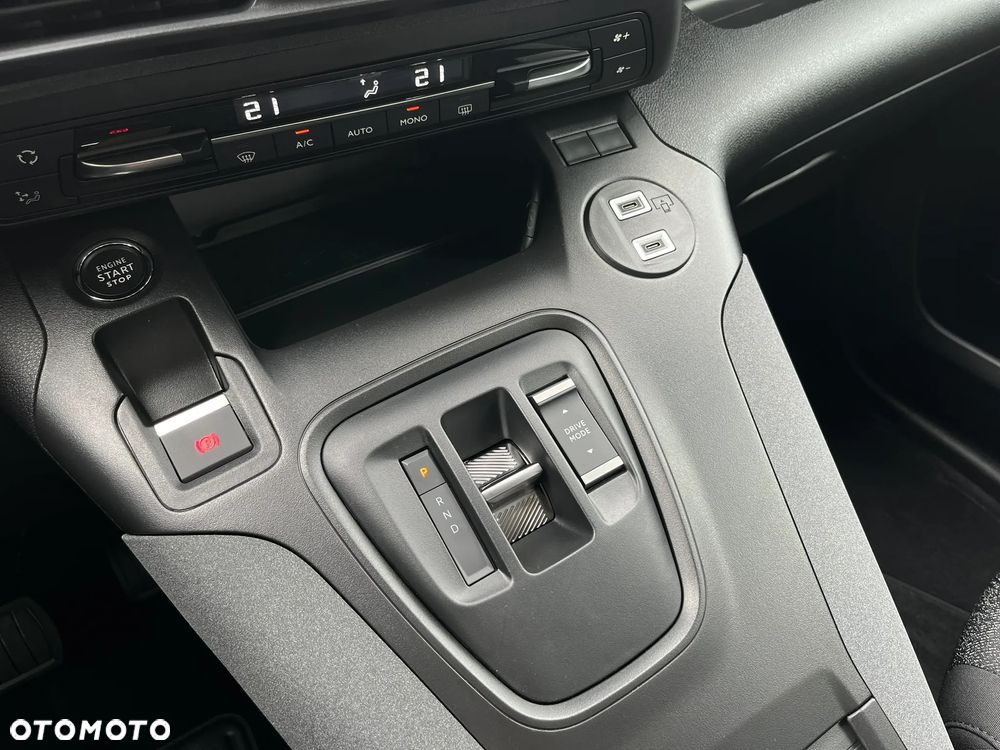 Peugeot eRifter - 12