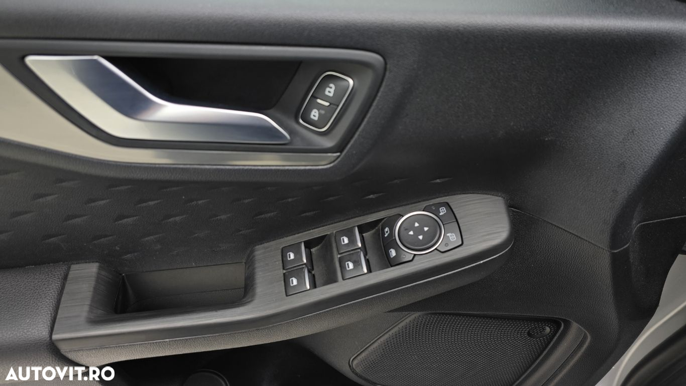 Ford Kuga - 11