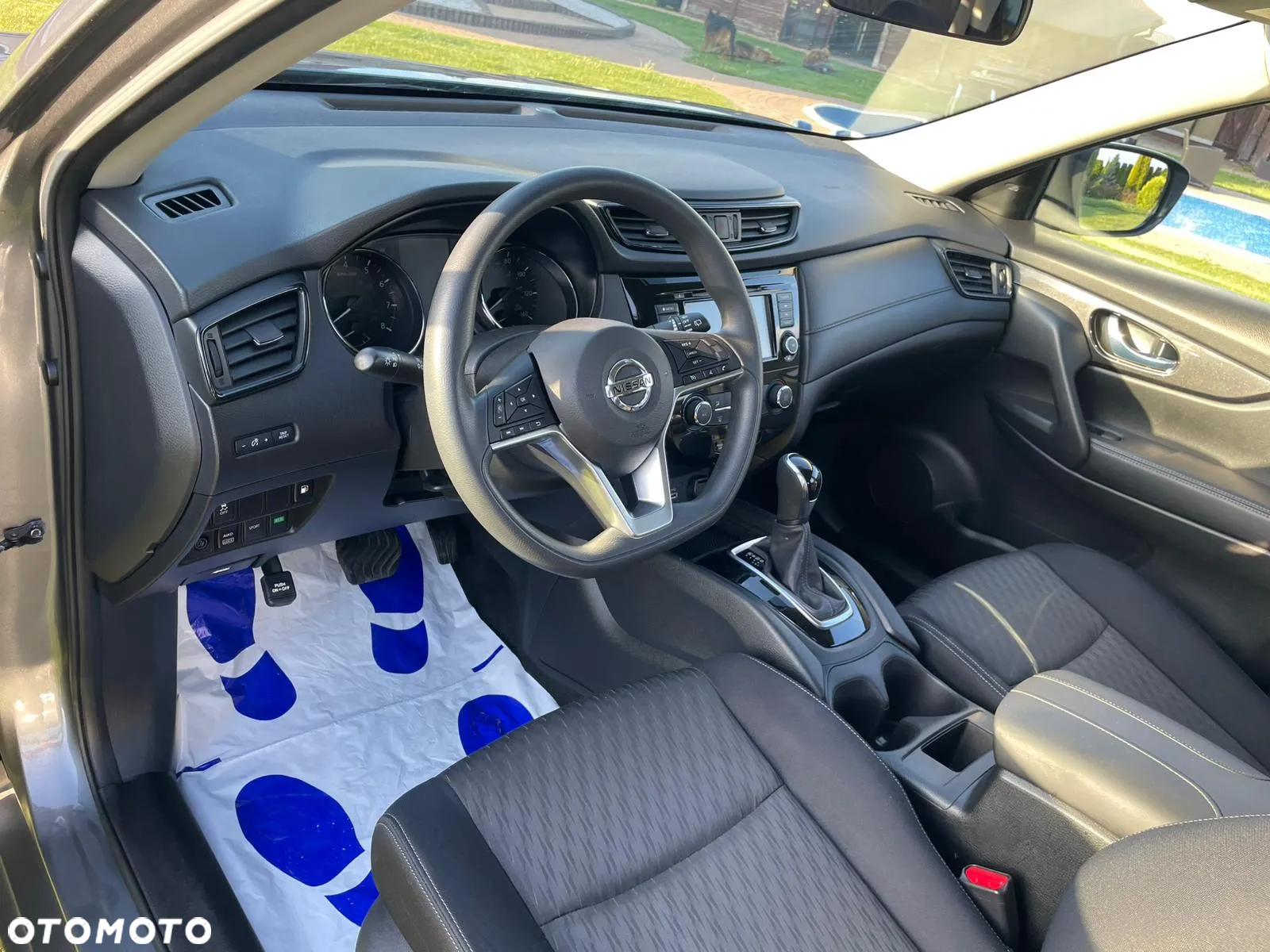 Nissan Rogue - 14