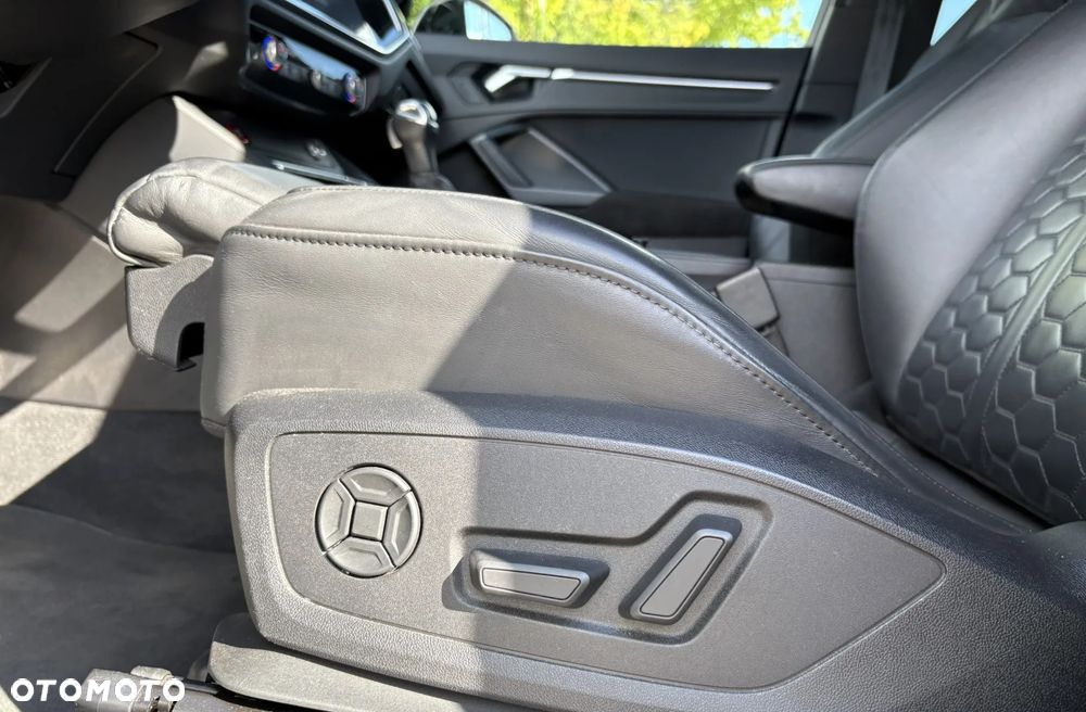 Audi RS Q3 2.5 TFSI quattro S tronic - 12