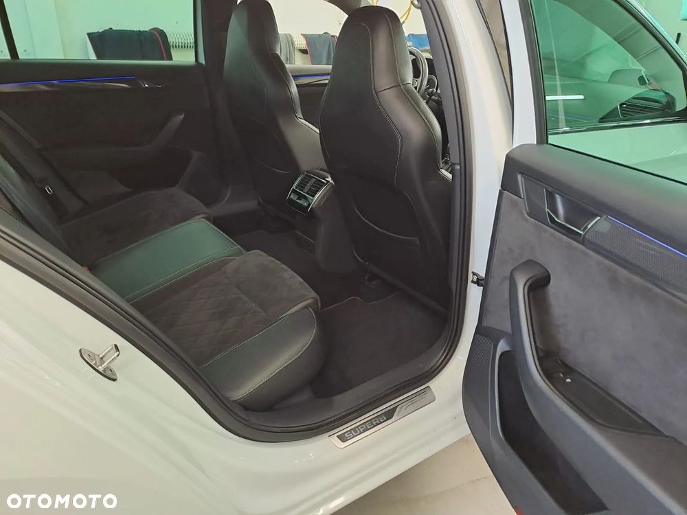 Skoda Superb 2.0 TDI 4x4 Sportline DSG - 9
