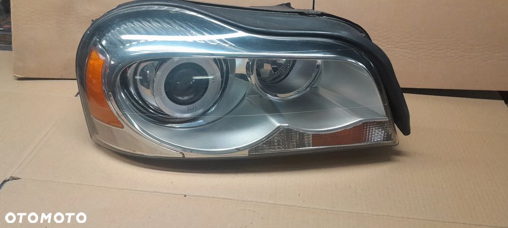 VOLVO XC90 I LIFT PRZEDNIA PRAWA LAMPA XENON WERSJA UK - 2