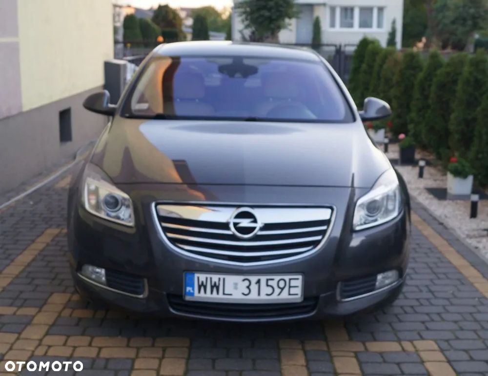 Opel Insignia 1.6 Turbo Sports Tourer Cosmo - 2