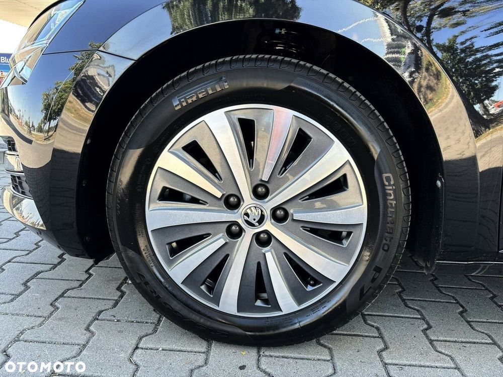 Skoda Superb 2.0 TDI SCR Style DSG - 37