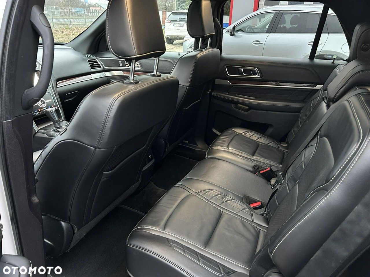 Ford Explorer - 11