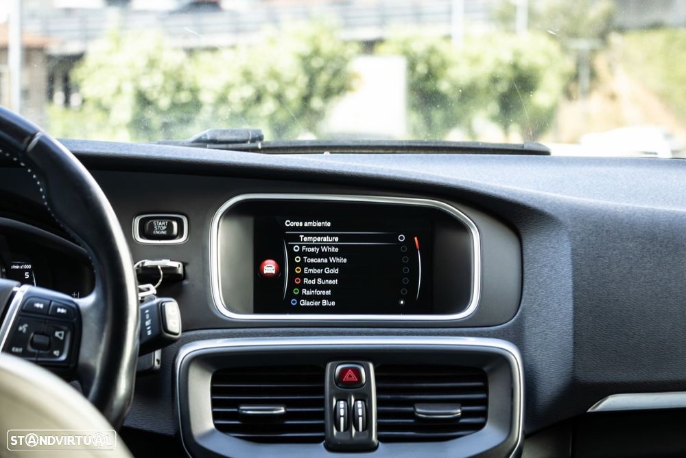 Volvo V40 1.6 D2 Momentum - 42