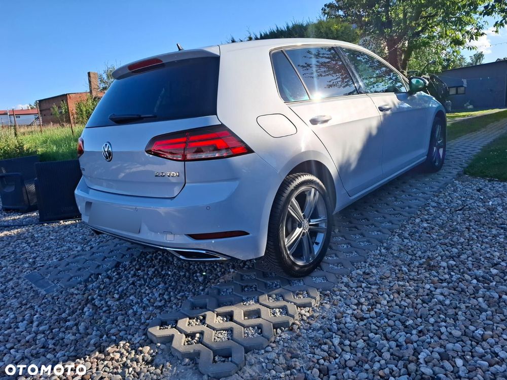 Volkswagen Golf 2.0 TDI SCR DSG R-Line - 11