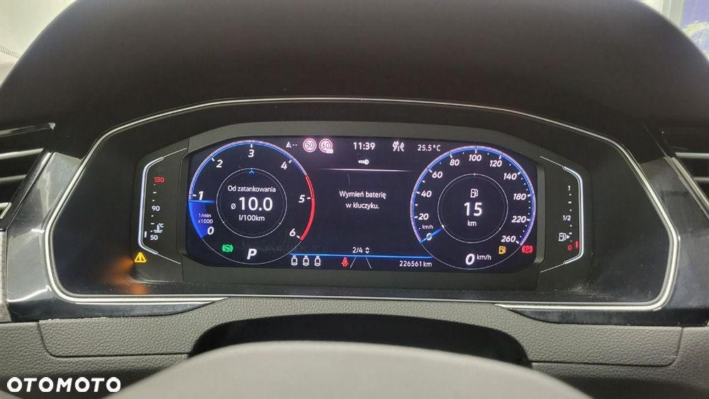 Volkswagen Passat - 16