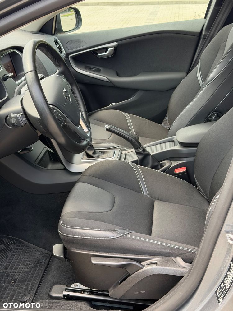 Volvo V40 - 23