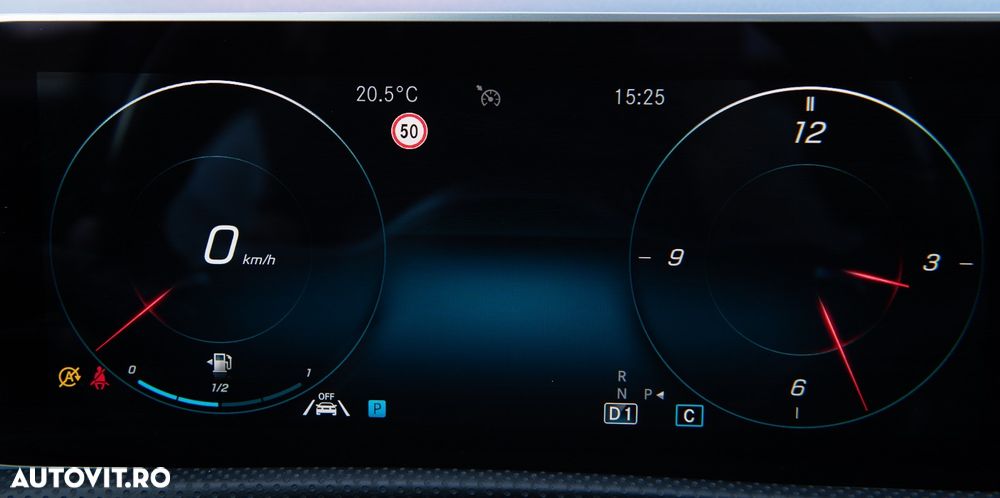 Mercedes-Benz A 220 4Matic 7G-DCT AMG Line - 13