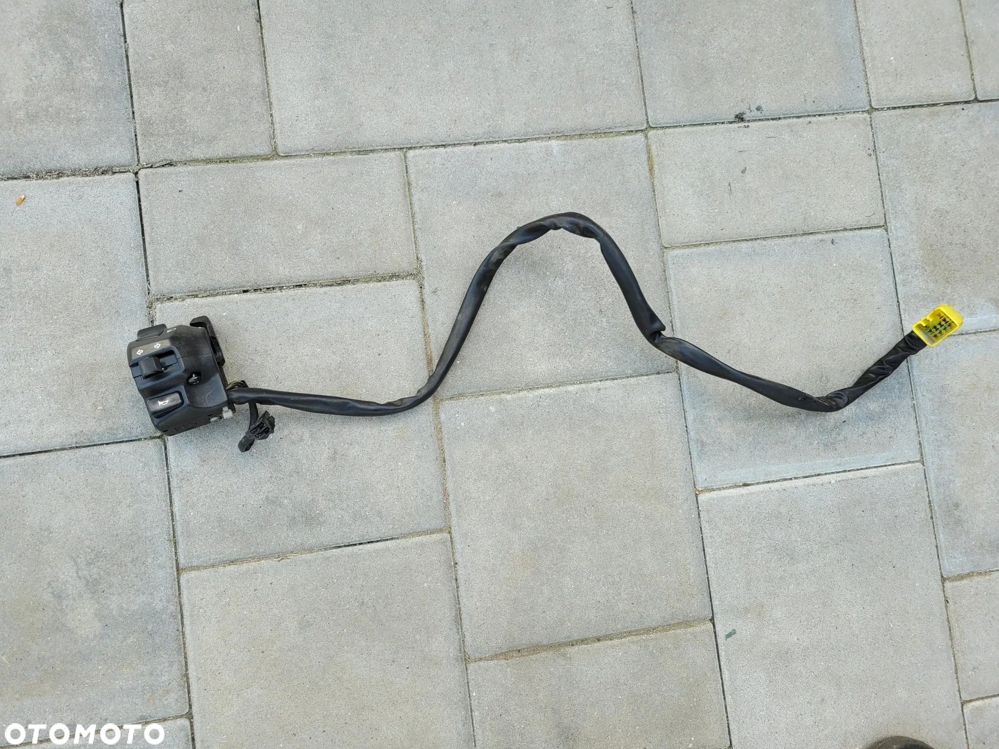 Przełączniki lewe Suzuki Bandit 600 - 1