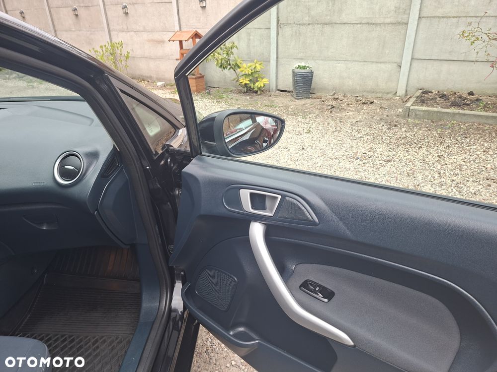 Ford Fiesta 1.4 TDCi Ambiente - 11