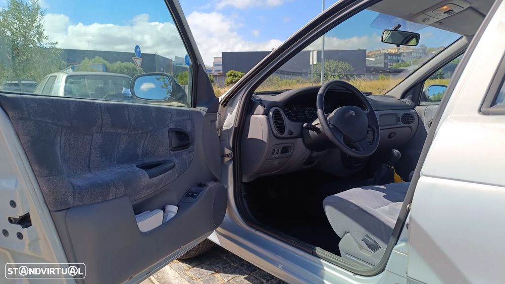 Renault Mégane Classic 1.4 16V RTE AC — fotografia 8