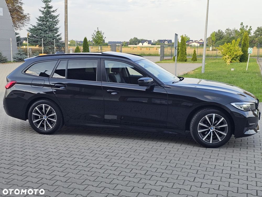 BMW Seria 3 318d Sport Line - 13