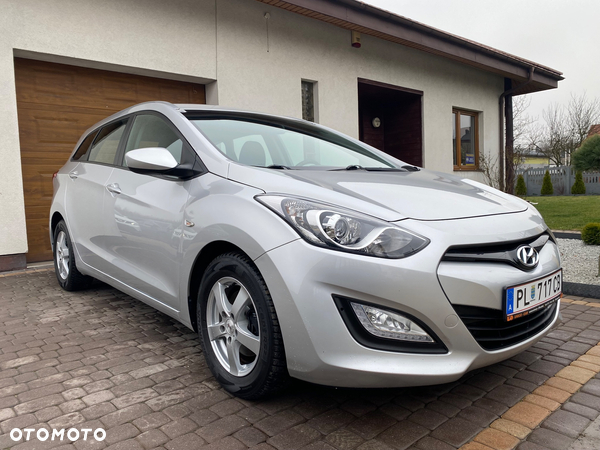 Hyundai i30 i30cw 1.4 Fifa World Cup Edition