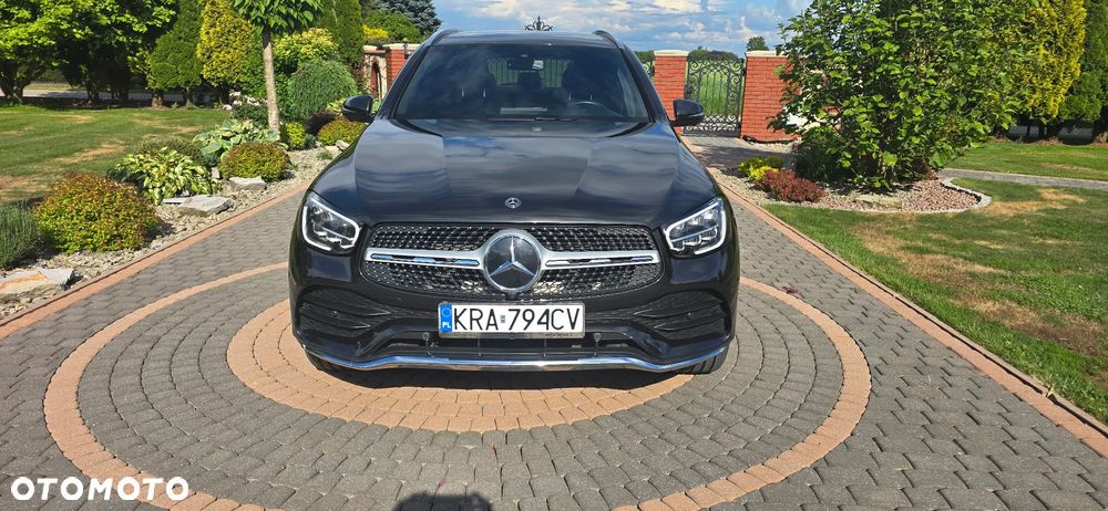 Mercedes-Benz GLC 300 4Matic 9G-TRONIC AMG Line - 2
