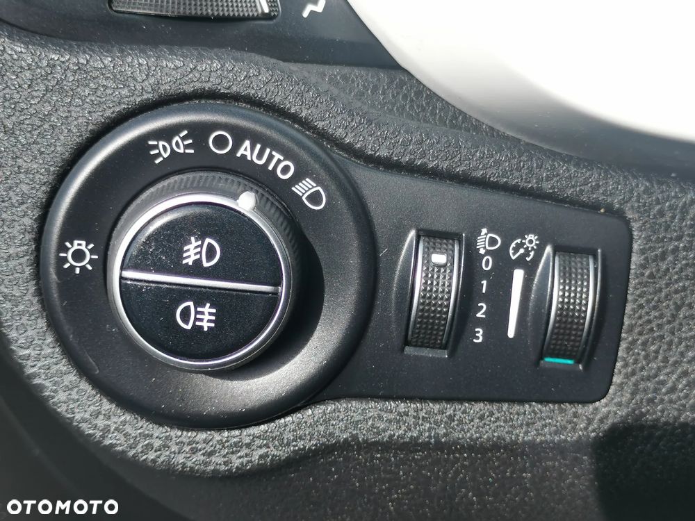 Fiat 500X 1.4 MultiAir Lounge DDCT - 28