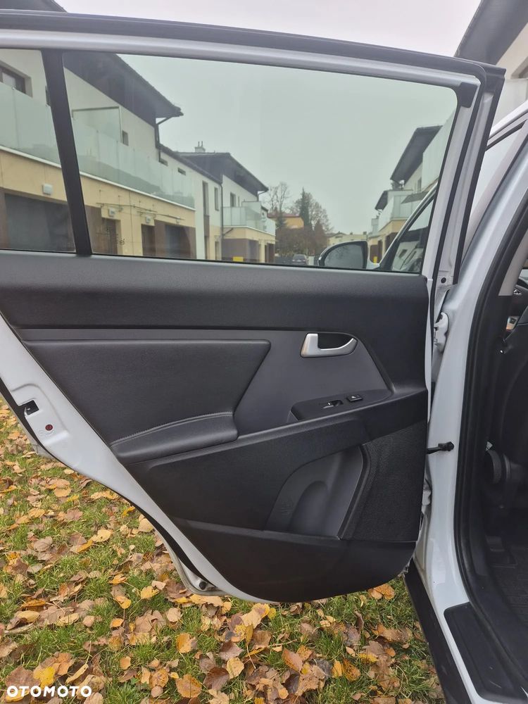 Kia Sportage 2.0 CRDI L - 11