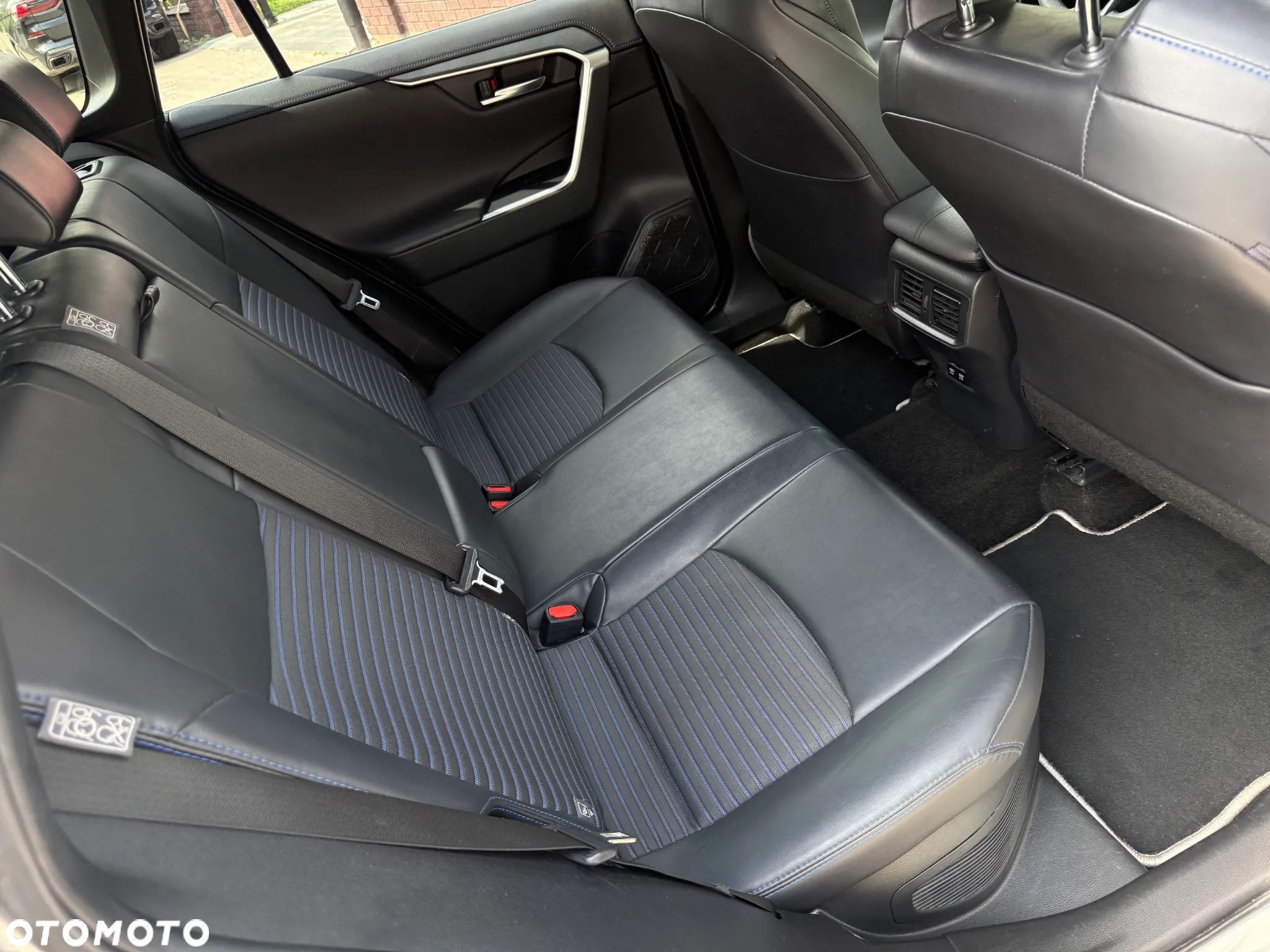 Toyota RAV4 - 33