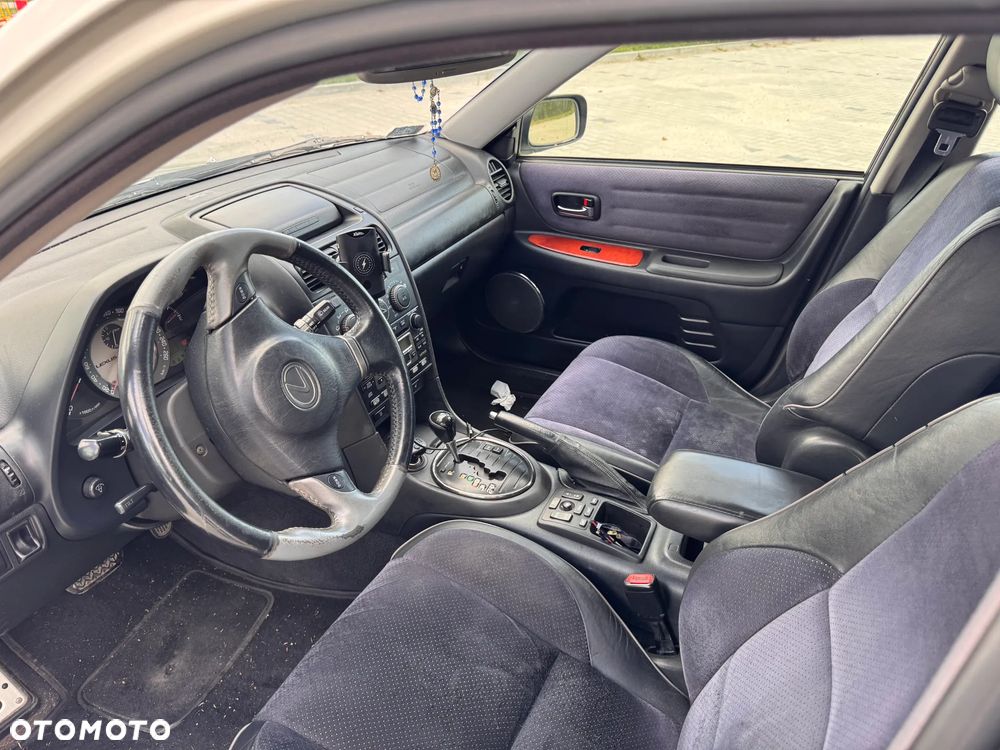 Lexus IS 300 Prestige - 10
