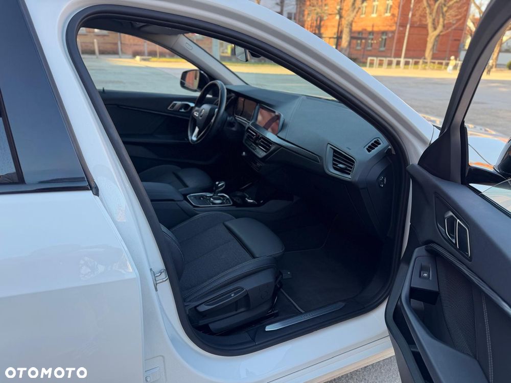 BMW Seria 1 118i Sport Line - 19