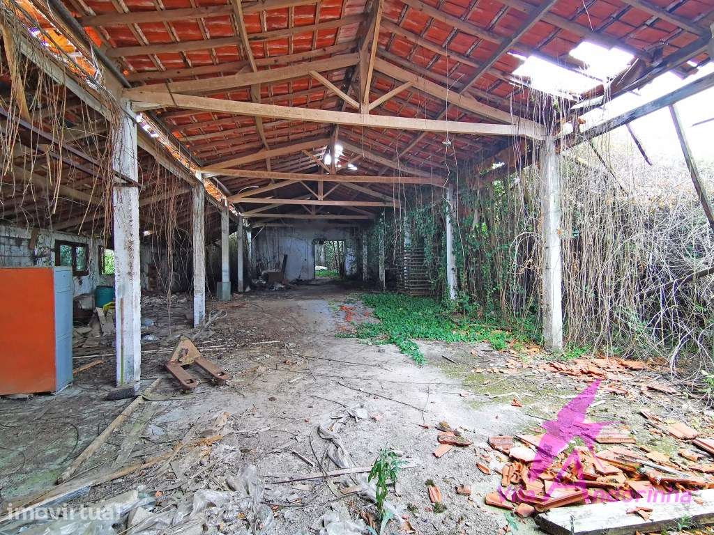 Terreno com 3.207m² e Construção Existente em Meixedo - Grande imagem: 2/15