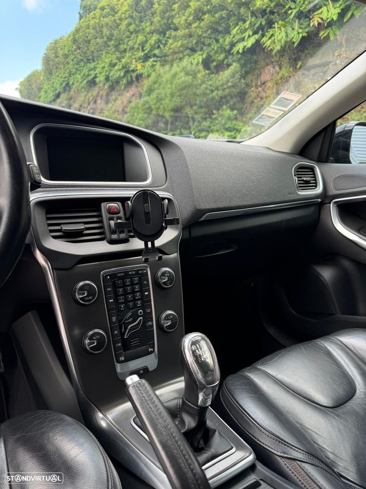 Volvo V40 Cross Country - 15