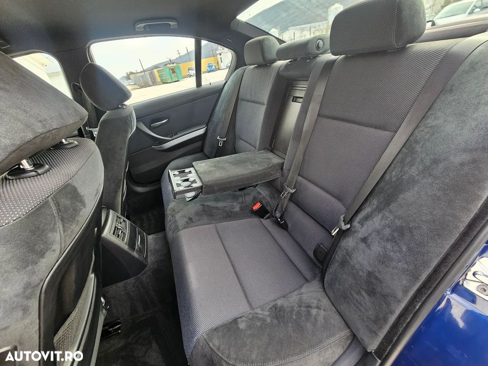 BMW Seria 3 318d DPF Edition Sport - 24